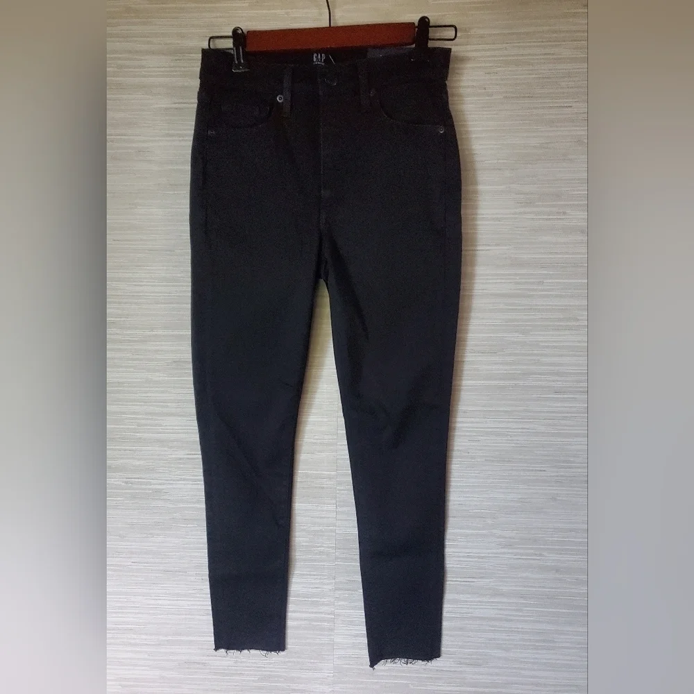 GAP High Rise Sculpt True Skinny Ankle Jeans RAW HEM Black Size 26/2 RT$99 NWT